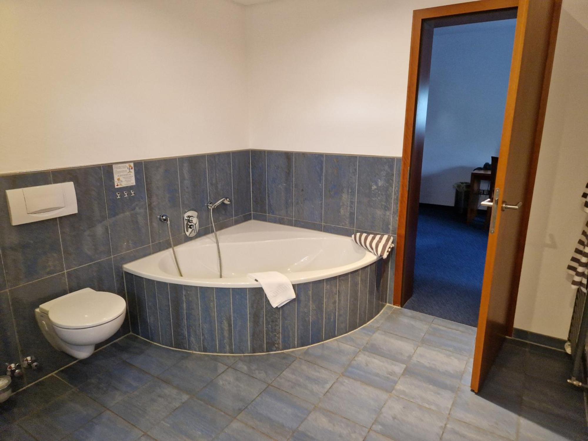 Hotel-Restaurant Thomsen Delmenhorst Ngoại thất bức ảnh