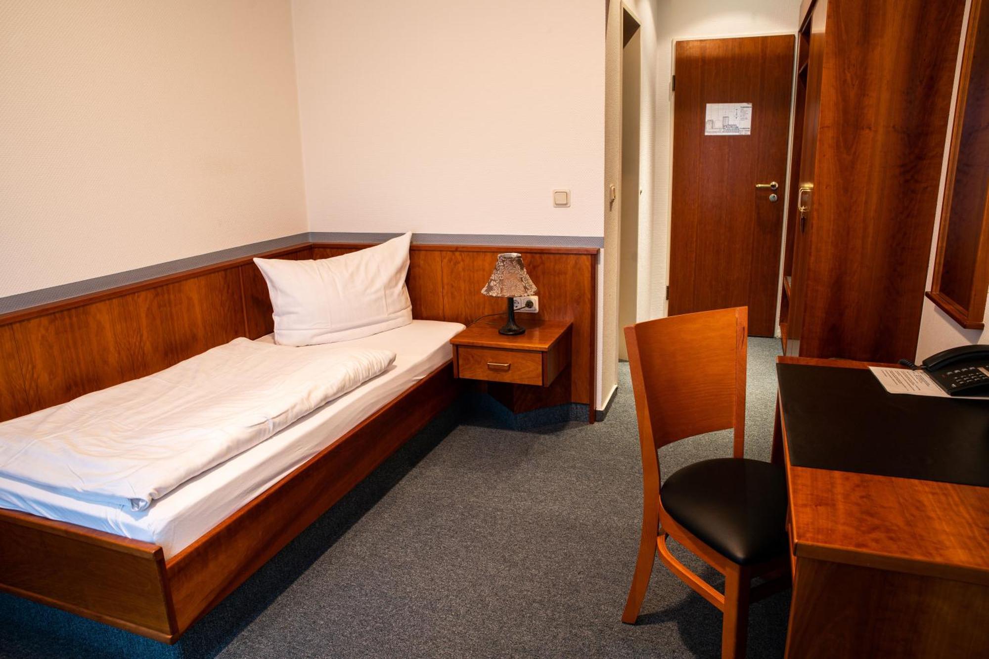 Hotel-Restaurant Thomsen Delmenhorst Ngoại thất bức ảnh